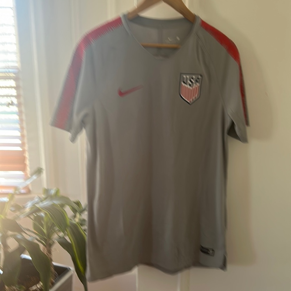 Men’s USA Nike jersey